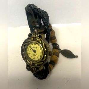 E-LY Analog Wristwatch with Quartz Movement NEEDS BATTERY